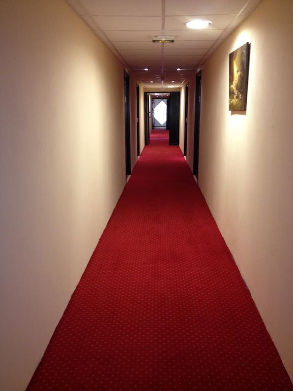 Les 4 Vallees Hotel Albertville Exterior photo