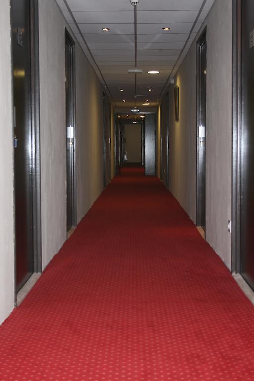 Les 4 Vallees Hotel Albertville Exterior photo