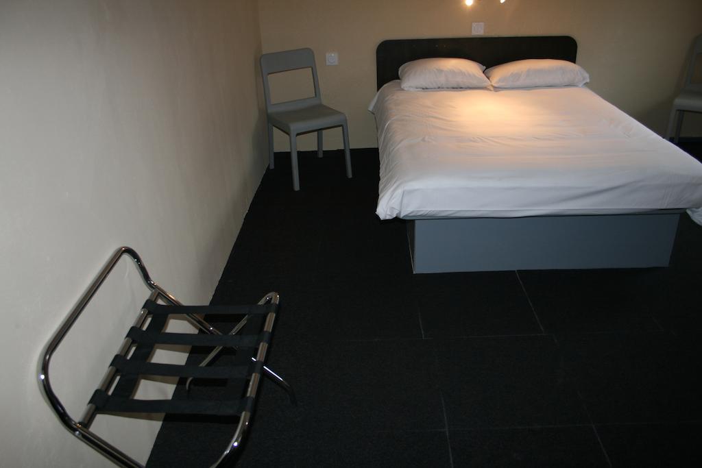 Les 4 Vallees Hotel Albertville Room photo