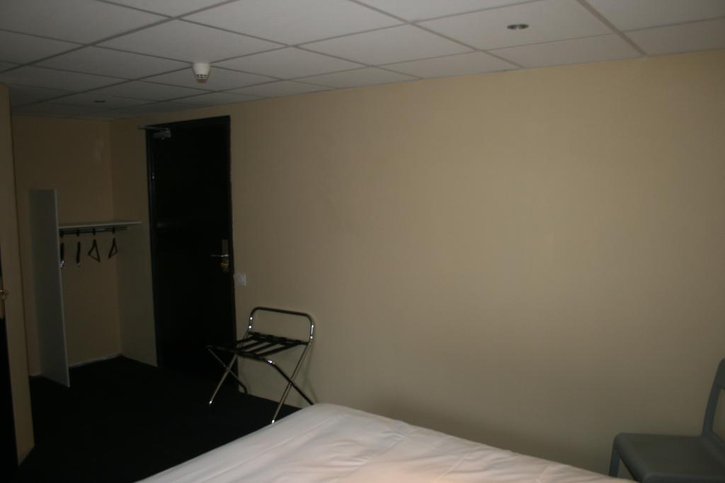 Les 4 Vallees Hotel Albertville Room photo