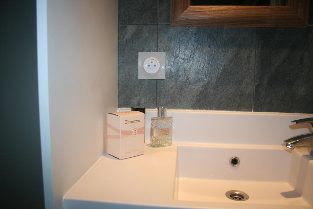 Les 4 Vallees Hotel Albertville Room photo