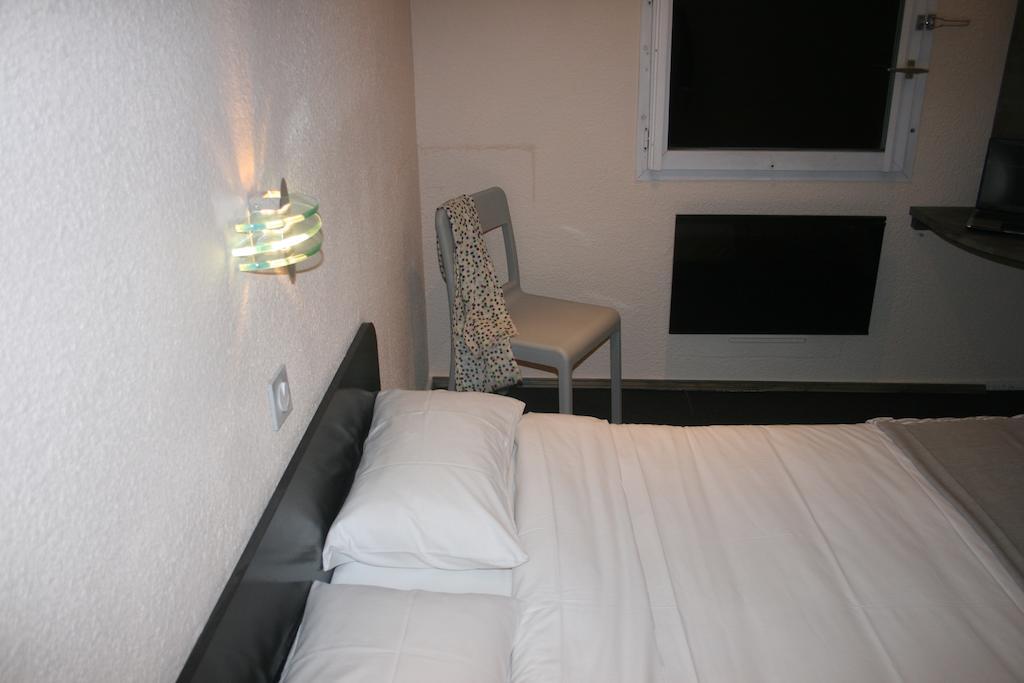 Les 4 Vallees Hotel Albertville Room photo
