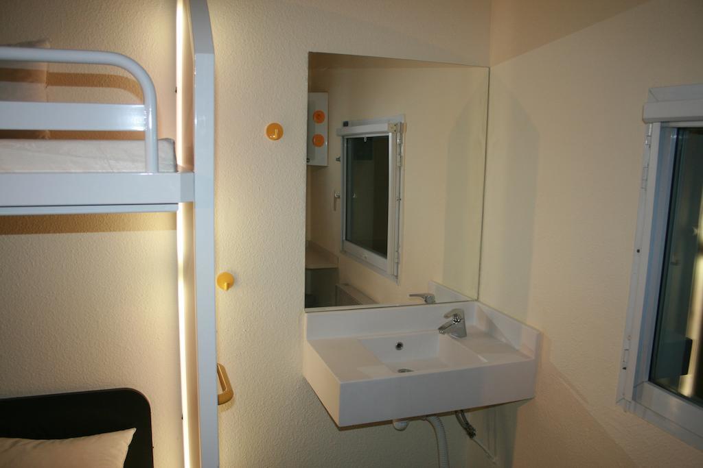 Les 4 Vallees Hotel Albertville Room photo