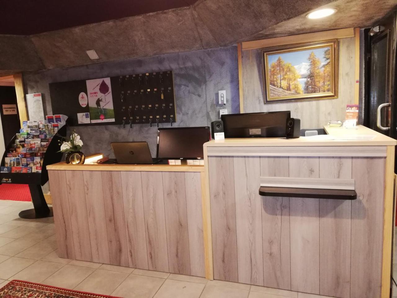 Les 4 Vallees Hotel Albertville Exterior photo